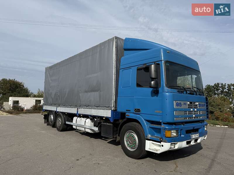 Тентований DAF 95 1996 в  фото Тентований DAF 95 1996 в