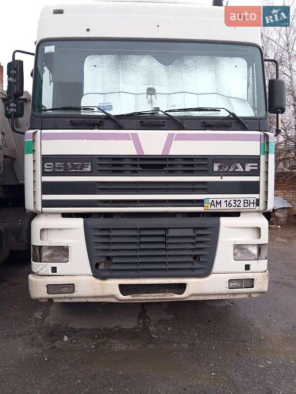 Борт DAF 95 2002 в  фото Борт DAF 95 2002 в