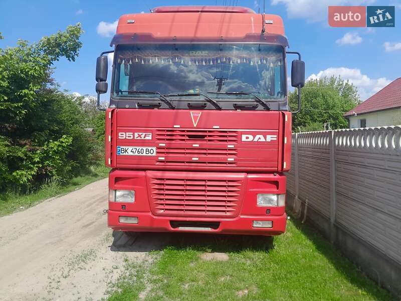 Тягач DAF 95 2001 в Рівному