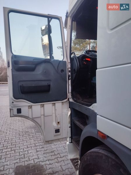 Самосвал DAF 95 2003 в Буче