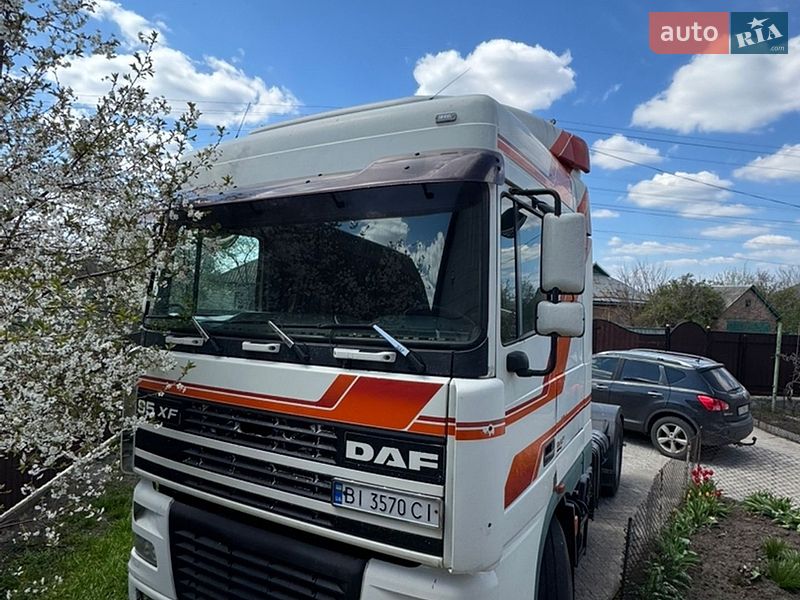 Тягач DAF 95 2000 в Миргороде