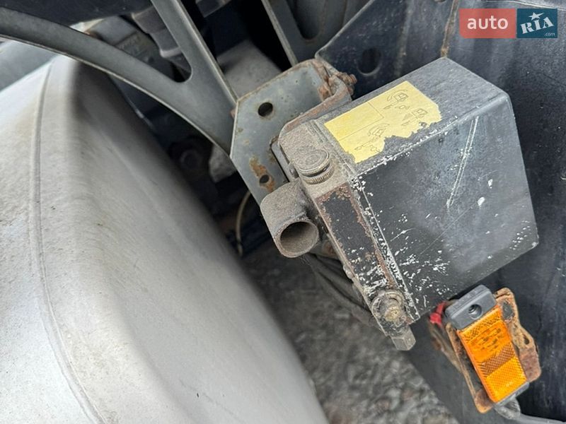 Тягач DAF 95 2006 в Ровно