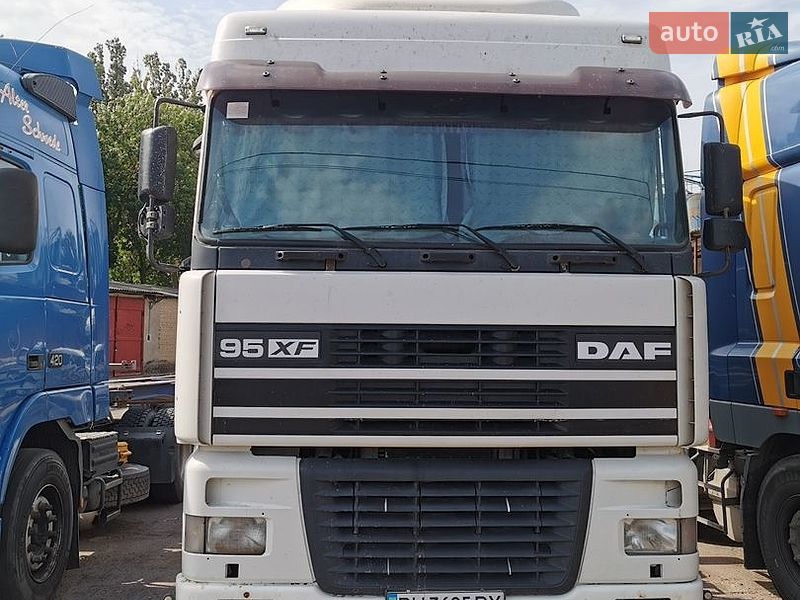 Контейнеровоз DAF 95 1998 в Одесі