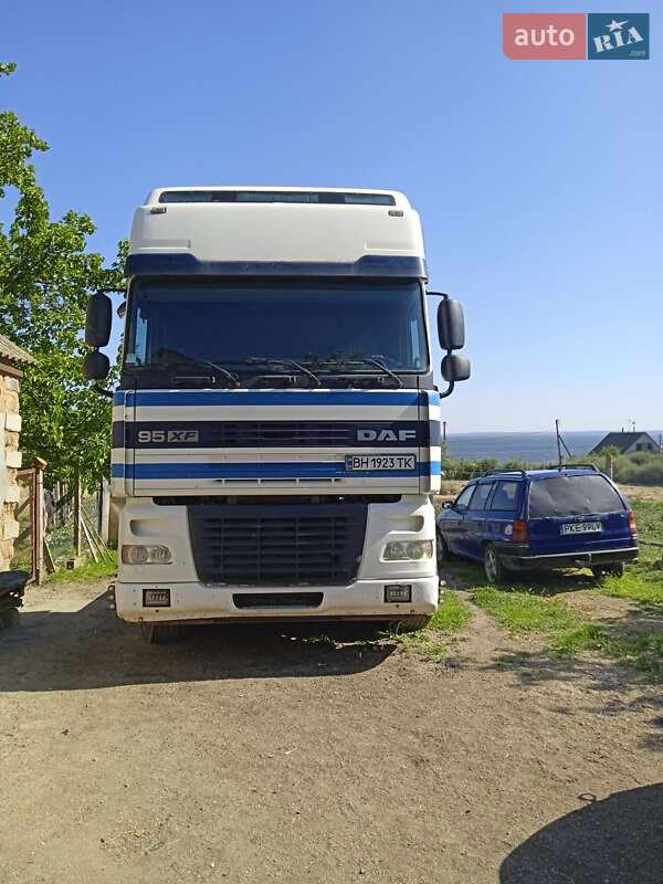 Тягач DAF AE 2000 в 