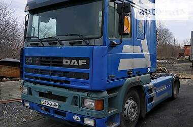 Тягач DAF ATI 1996 в Гайвороне