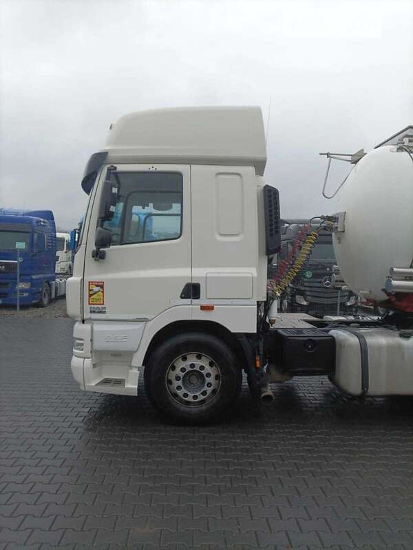 Тягач DAF CF 85 2011 в Чернівцях