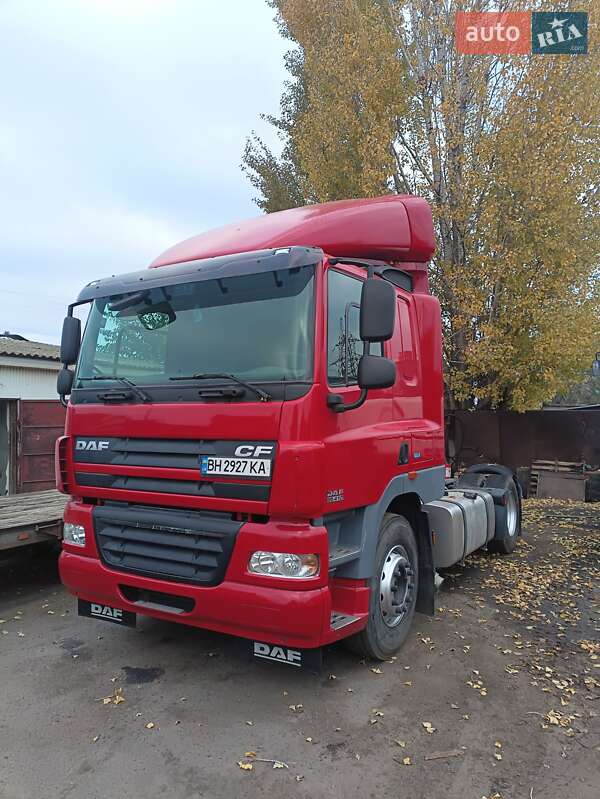 Тягач DAF CF 85 2012 в 