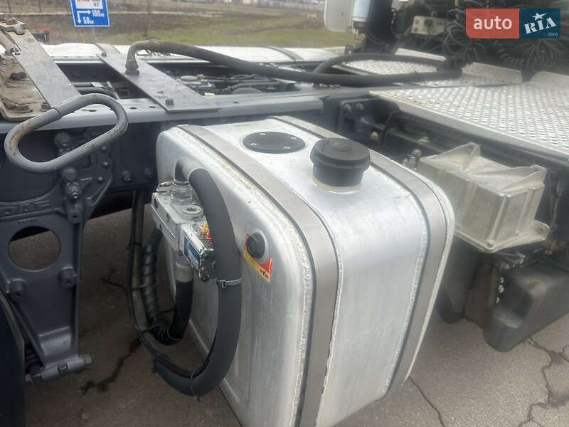 Тягач DAF CF 85 2011 в Прилуках