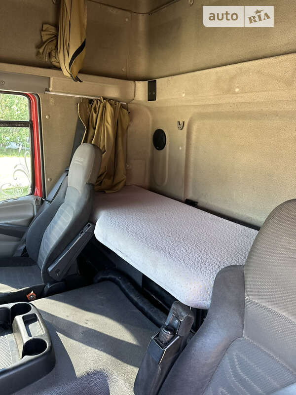 Грузовой фургон DAF CF 2010 в Ровно