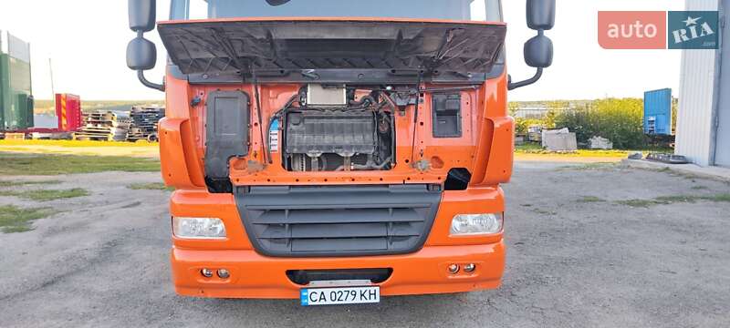 Тягач DAF CF 2013 в Умані