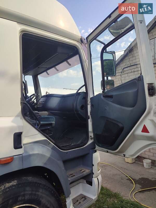 Тягач DAF CF 2003 в Синельниково