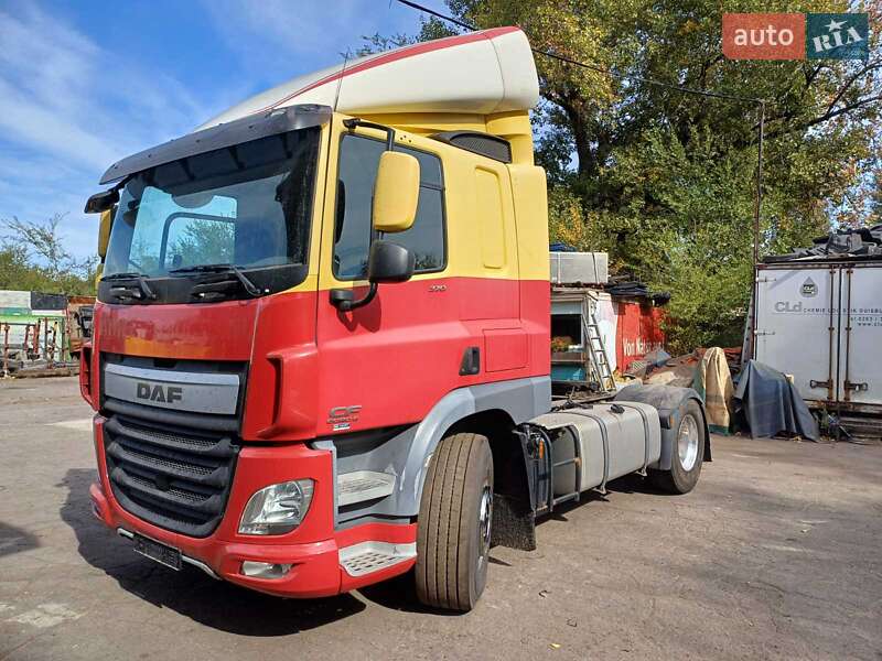 Тягач DAF CF 2015 в Запорожье