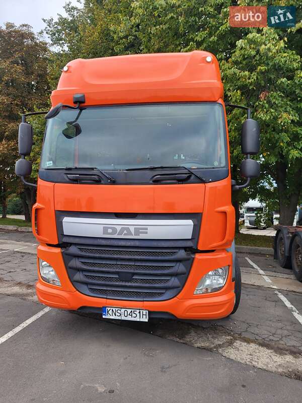 Тягач DAF CF 2015 в Рівному