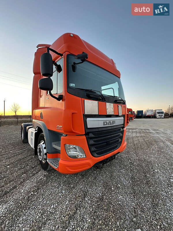 Тягач DAF CF 2015 в Жовкві