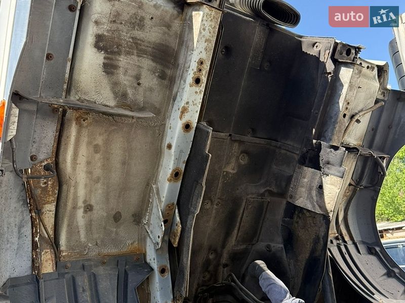 Грузовой фургон DAF FA 2003 в Киеве