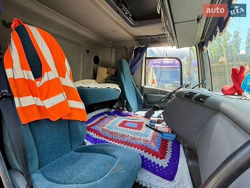 Грузовой фургон DAF FA 2003 в Киеве