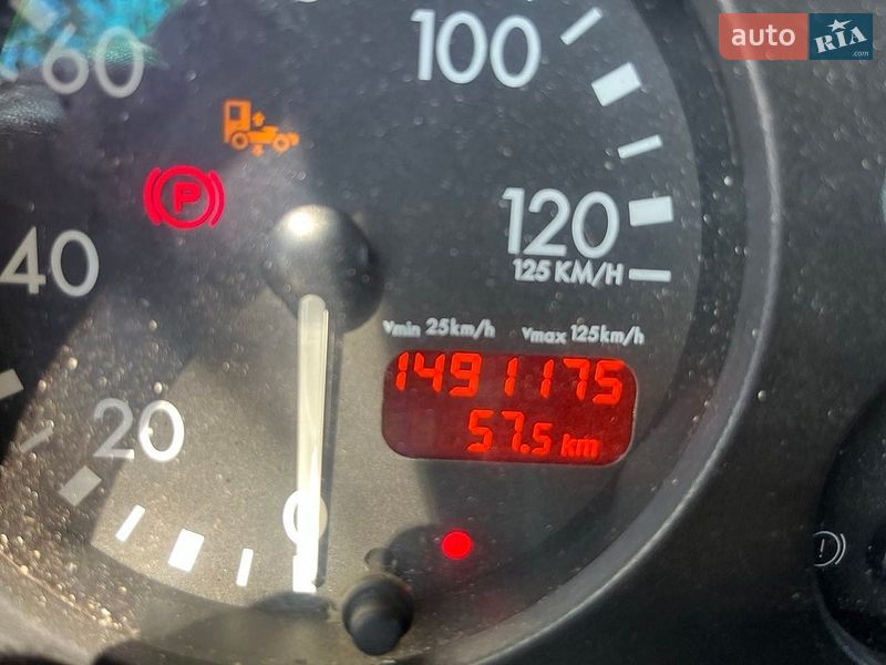 Грузовой фургон DAF FA 2004 в Одессе