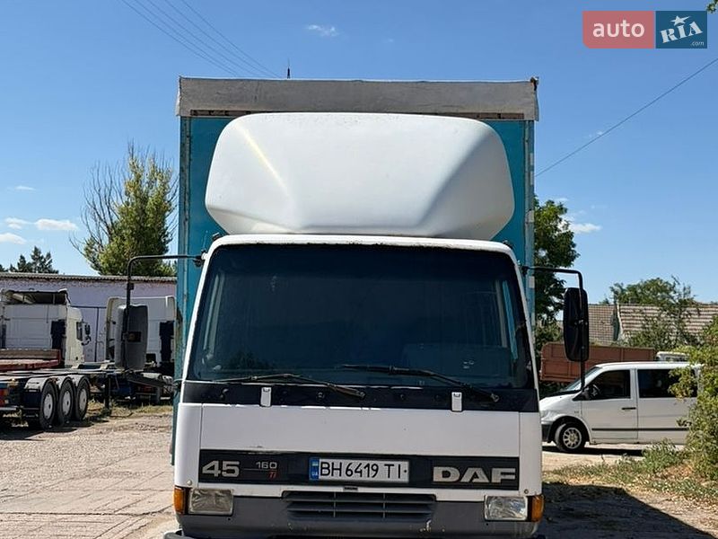 Тентованый DAF FA 2003 в Арцизе