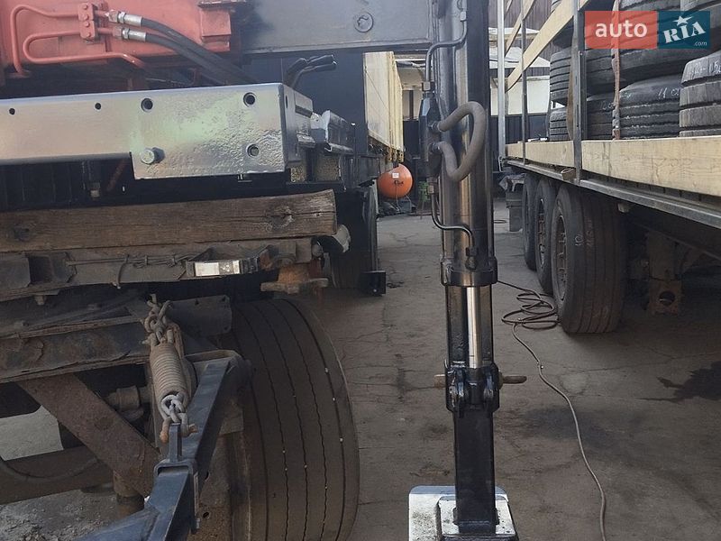 Контейнеровоз DAF FT 2012 в Судовій Вишні