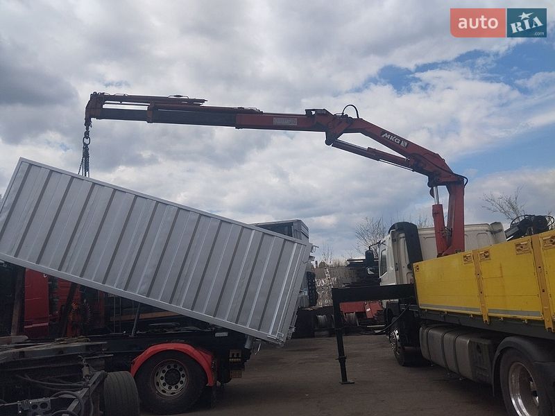 Контейнеровоз DAF FT 2012 в Судовій Вишні