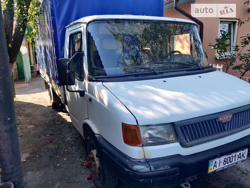 Грузовой фургон DAF LDV Convoy 1999 в Буче