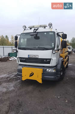 Пескоразбрасывающая машина DAF LF 2012 в 