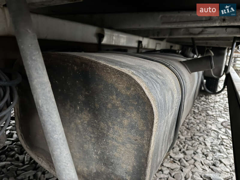 Грузовой фургон DAF LF 2005 в Маневичах