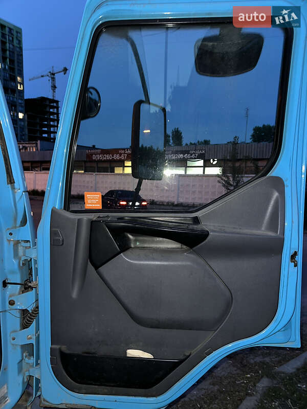 Вантажний фургон DAF LF 2006 в Києві