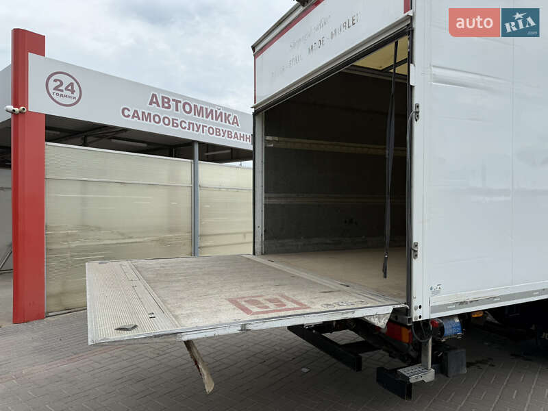 Грузовой фургон DAF LF 2016 в Нововолынске