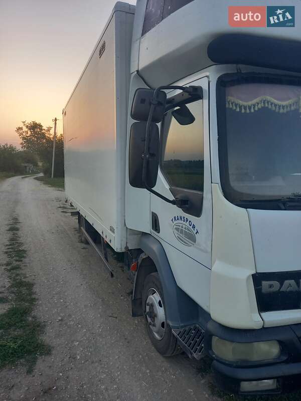 Грузовой фургон DAF LF 2005 в Скалате