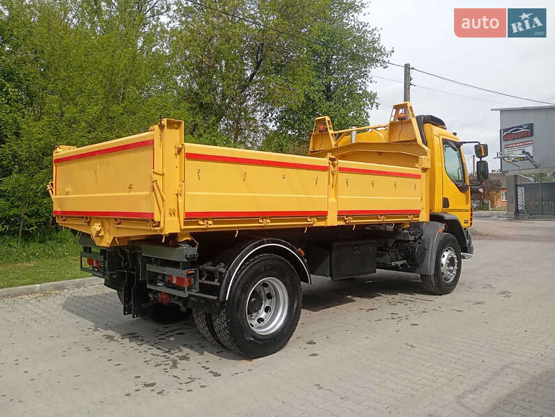 Піскорозкидальна машина DAF LF 2013 в Бучачі