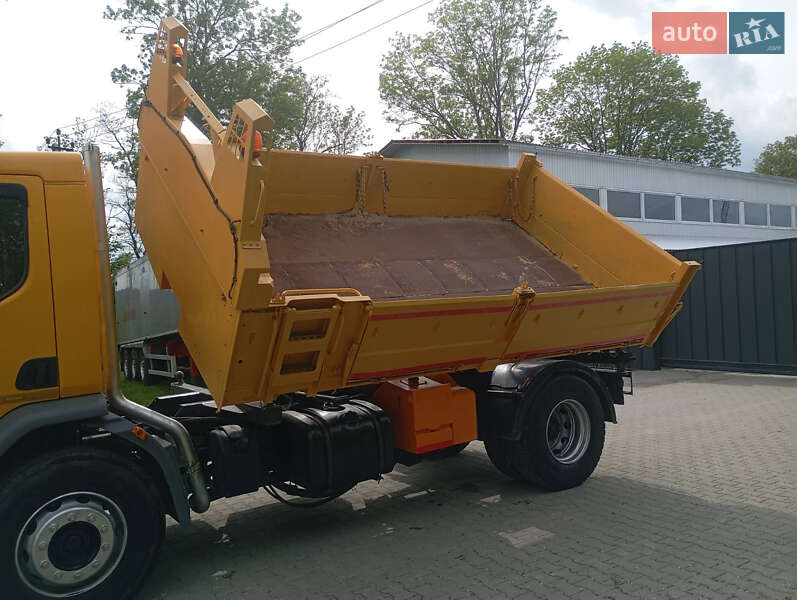 Піскорозкидальна машина DAF LF 2013 в Бучачі