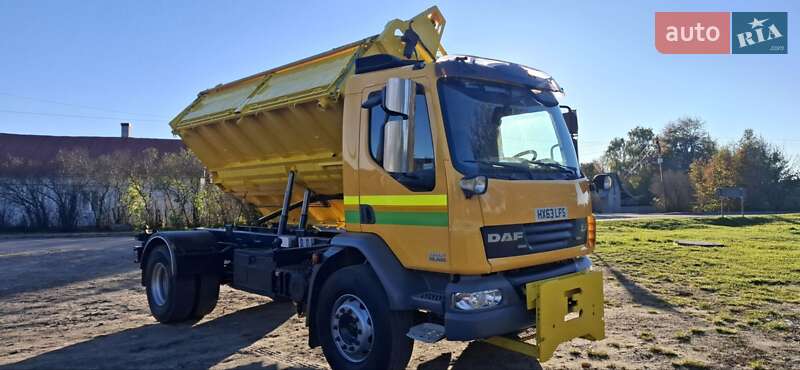 Самосвал DAF LF 2012 в Львове