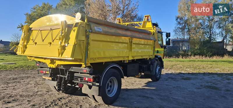 Самосвал DAF LF 2012 в Львове
