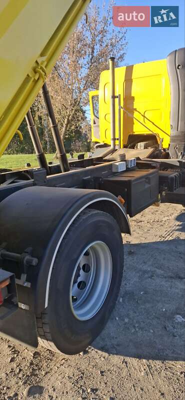 Самосвал DAF LF 2012 в Львове
