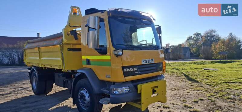 Самосвал DAF LF 2012 в Львове