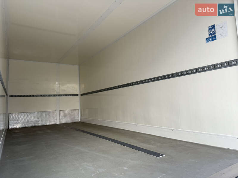 Вантажний фургон DAF LF 2013 в Рівному