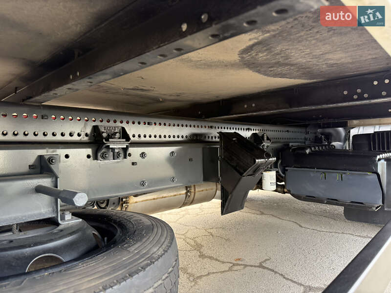 Вантажний фургон DAF LF 2013 в Рівному