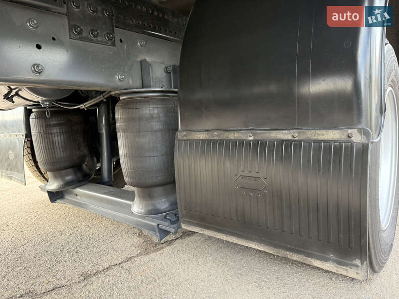 Вантажний фургон DAF LF 2013 в Рівному