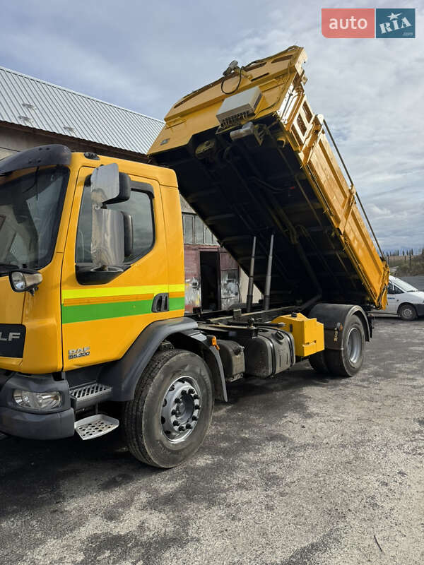 Пескоразбрасывающая машина DAF LF 2013 в Тернополе