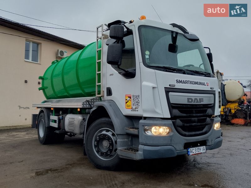 Машина ассенизатор (вакуумная) DAF LF 2015 в Луцке