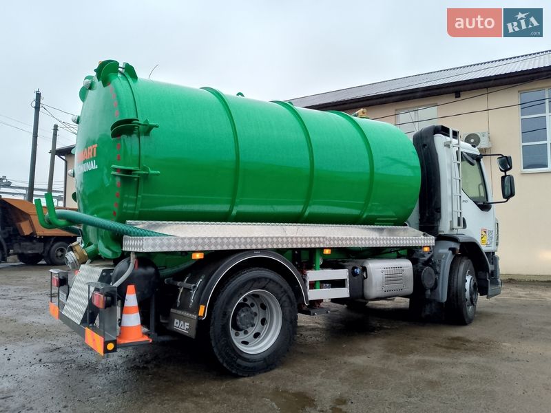 Машина ассенизатор (вакуумная) DAF LF 2015 в Луцке