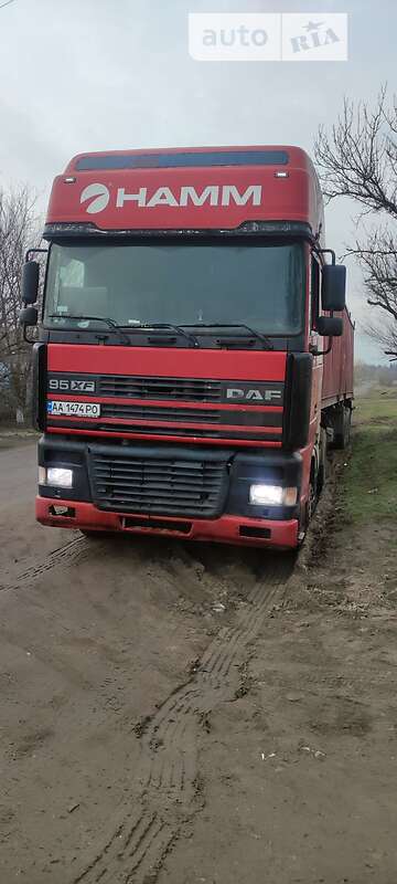 Тягач DAF TE 2001 в Прилуках