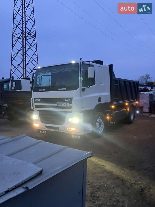 Самосвал DAF TE 2002 в Киеве
