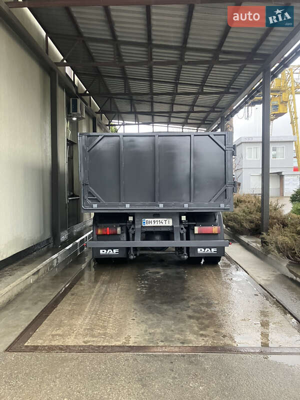 Самосвал DAF TE 2002 в Киеве