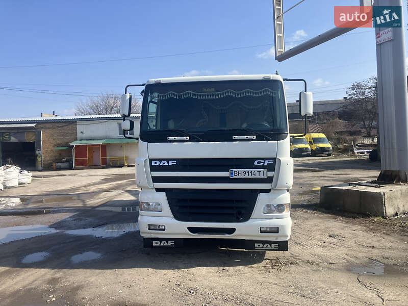 Самосвал DAF TE 2002 в Киеве