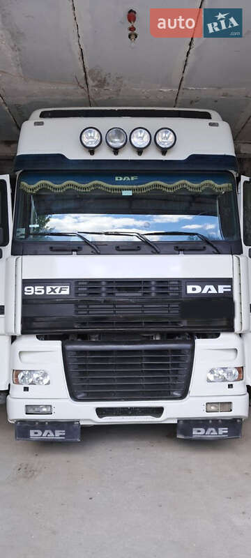 Тягач DAF TE 1999 в Крыжополе