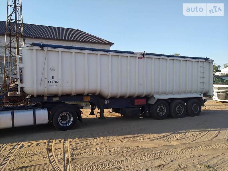 Самосвал DAF XF 105 2010 в Киеве