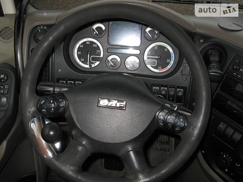 Тягач DAF XF 105 2011 в Черновцах