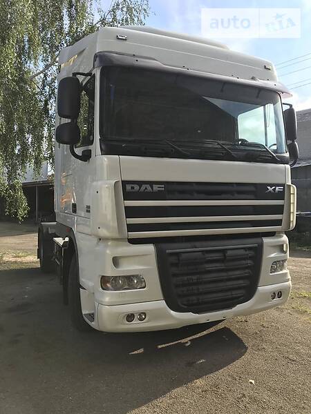 Тягач DAF XF 105 2010 в Костополе